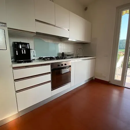 100 Sqm With Terrace In The Vineyards شقة لاتيزي