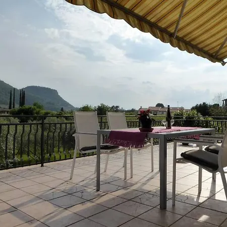 100 Sqm With Terrace In The Vineyards * لاتيزي